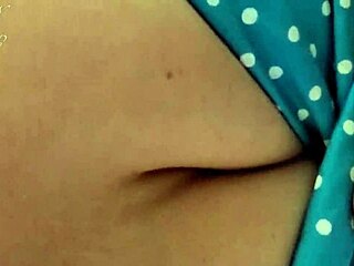 GINGER B, THE GRANNY, GIVES A BLOWJOB IN STOCKINGS