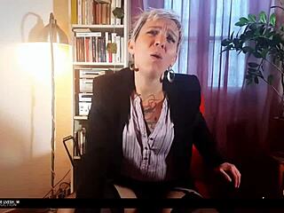 ta banquiere est une vraie salope jerk off