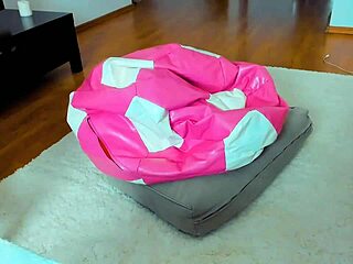 这个荡妇在摄像头前太辣了，不能错过