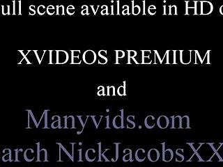 Stunning Marry Lynn tempts me with her perfect body on spring break