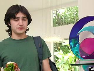 Hej, zašto si to uradio? Uzrujana maćeha Shay Sights prima tvrdo u guzu!