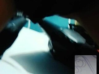 video llamada con un seguidor en vivo miraba como me mamaban el culo y me cogían ante el