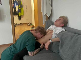 He invited the twink student for a juicy blowjob to orgasm!