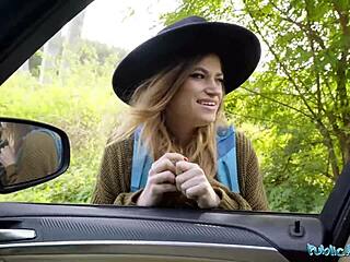 Public Agent - Nicole Rae s veľkými cicmi cucá veľký chuj vonku