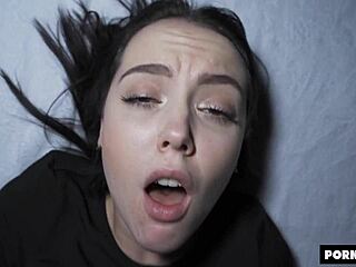 Én vagyok Zoe Doll intenzív orgazmusokkal