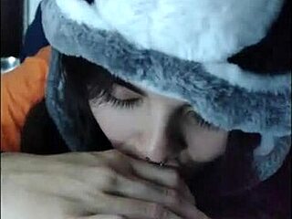 White Wolf dice 'Ela no puede verme' pero quiere chupar a White Moon