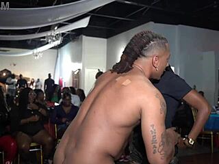 嘿，想看X战警为熟女公共脱光吗？