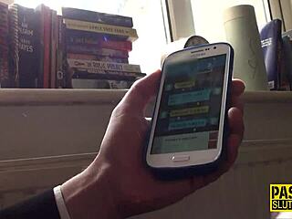 熟女奴隶在硬核BDSM场景中肛交骑乘