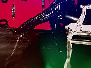 Queen dominatrix Frida Cage locks me in chastity for bdsm fetish play