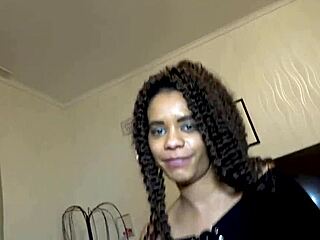 Unschuldslamm bläst Nachbars Schwanz in wildem hausgemachtem POV