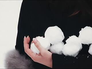 Couple fucks after snow play ❄️