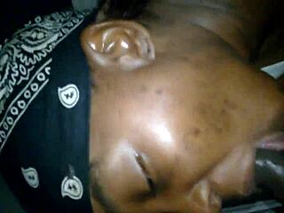 出轨黑人辣妈狂吸大黑屌