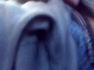 Meine lesbische beste Freundin hat mir sloppy Roadhead gegeben!