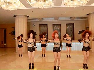 Check out this stunning jazz dance by Tokyo's troupe!