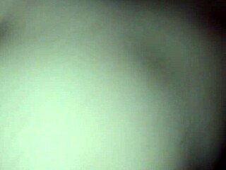 Late Night Action with Tight Novinha Screaming and Cumming Inside