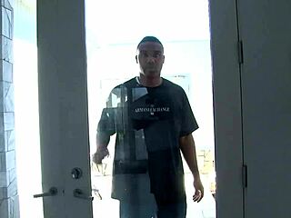 Kelli Staxxx spreads her legs for pussy licking and dicking in this casual scene