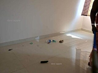 मेरी तमिल मेड प्रभा ने काम के दौरान मेरा लंड हिलाया, उफ्फ!