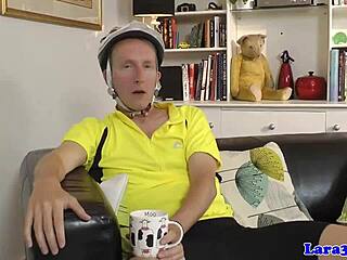 Sou uma Cougar Madura Levando Lambida e Fodida na Buceta de Lingerie