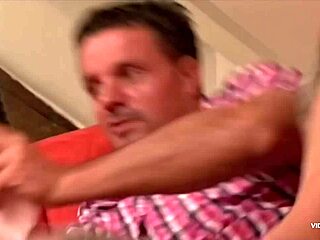 hendy mamie aux gros seins adore toujours la bite