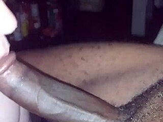 我现在正在吸那个大黑鸡巴