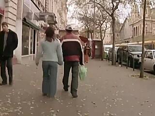 Caçando escrava fresca de 18 anos Zyna na cidade! 😈