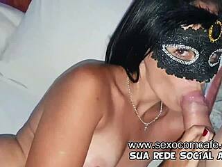 Novinha Bella Bandida dirakam sentuh diri sendiri