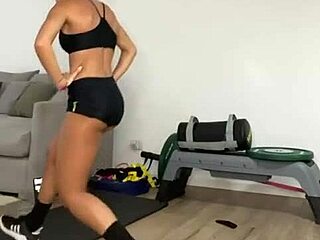 Cameltoe glimpse with Sol Pérez in tight outfit