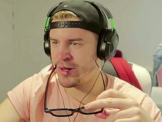 Lesbian Ride Uncensored In Prison Game