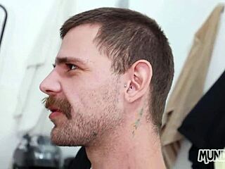 Comi meu parceiro do futebol no vestiario 😏