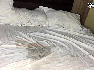 Cewek Hamil Nakal Disepong dan Dientot Sama Babe Kulit Hitam