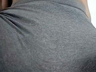 Ten minutes punishment for naughty pussy