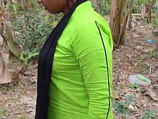 Oye, ¿quieres escuchar un cuento sexual bengalí bien caliente esta noche?