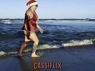 i'm mamãe noel full of tesão on the beach, gave my bucetinha as a christmas present to an instagram follower, watch the full on cassiflix with doggystyle and handjob.