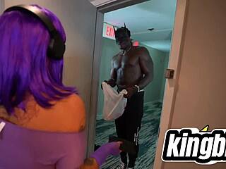 Truco de Halloween se desata con una sorpresa de polla negra grande