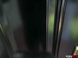 يا ريت تشوف أم الزوجة الكوغار تمص وتنيك زب عذراء