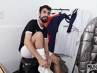 Comi meu parceiro do futebol no vestiario 😏