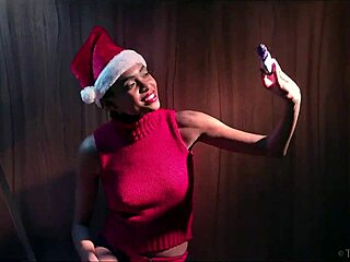 Slender Brazilian Babe Luna C Masturbates Solo