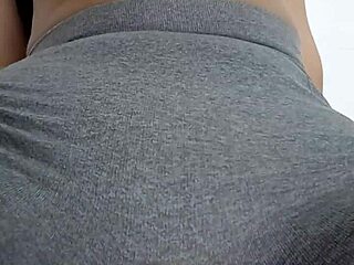 Ten minutes punishment for naughty pussy