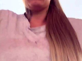 Blonde at Gym Gets Hot and Wet