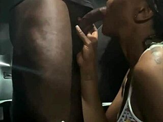 Lamiendo y mamando la polla negra gigante de Lucio en acción caliente