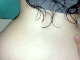 Крем пай с жена ми, прегъната напред