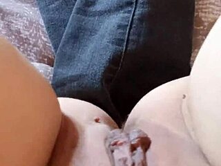 Gretala burns with desire to dance and seduce