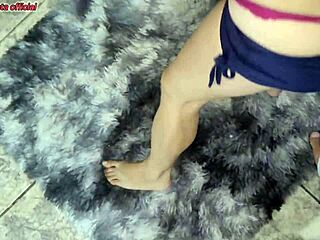 Moje nádherná nevlastní dcera tančí a já ji chci vzít naostro