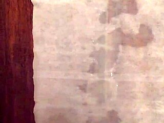 Slow-Motion Cumshot nach intensivem Wichs-Session