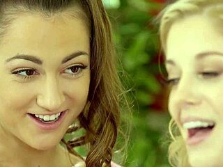 ألعق كس شارلوت ستوكلي