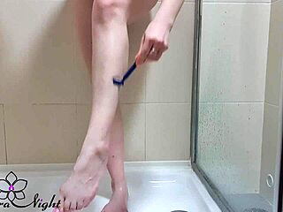 Teen Sensual Pussy Play with Water Jet in Bath