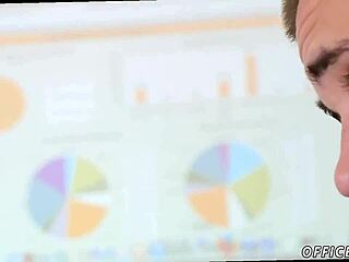 vroči gej fant ima xxx seks prvič v petek brez hlač.