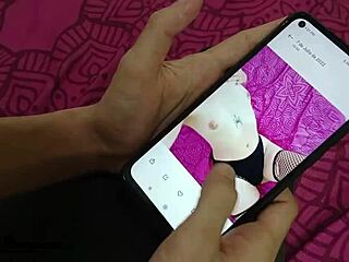 mi hermanastro se masturba con mis fotos y le doy mi coño para ayudarlo