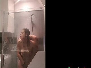 Able to invent tricks for shower fun with Bella Rico and Magic Javi. Join us now!