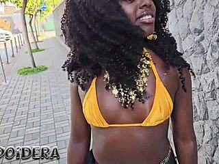Novinha ditched by husband at carnival block ends up banging two guys at Motel Caricia